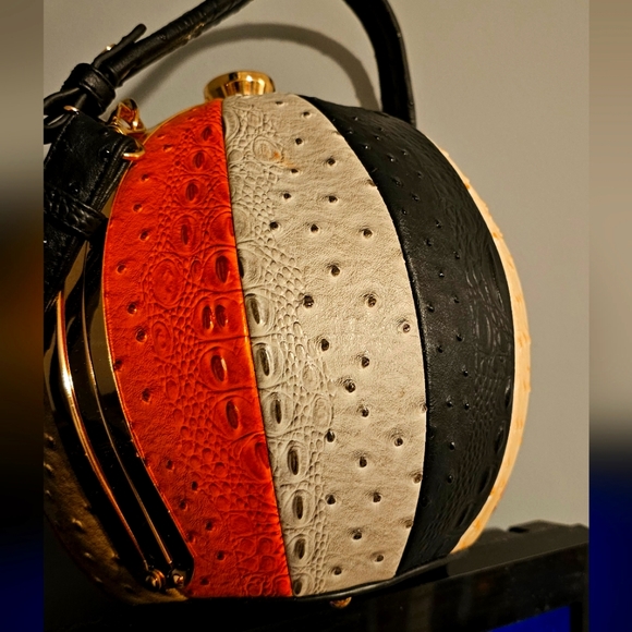 Multi-Color Leather Purse, Basketball 🏀 Shap, w/Handed & Shoulder Strap - Picture 6 of 11